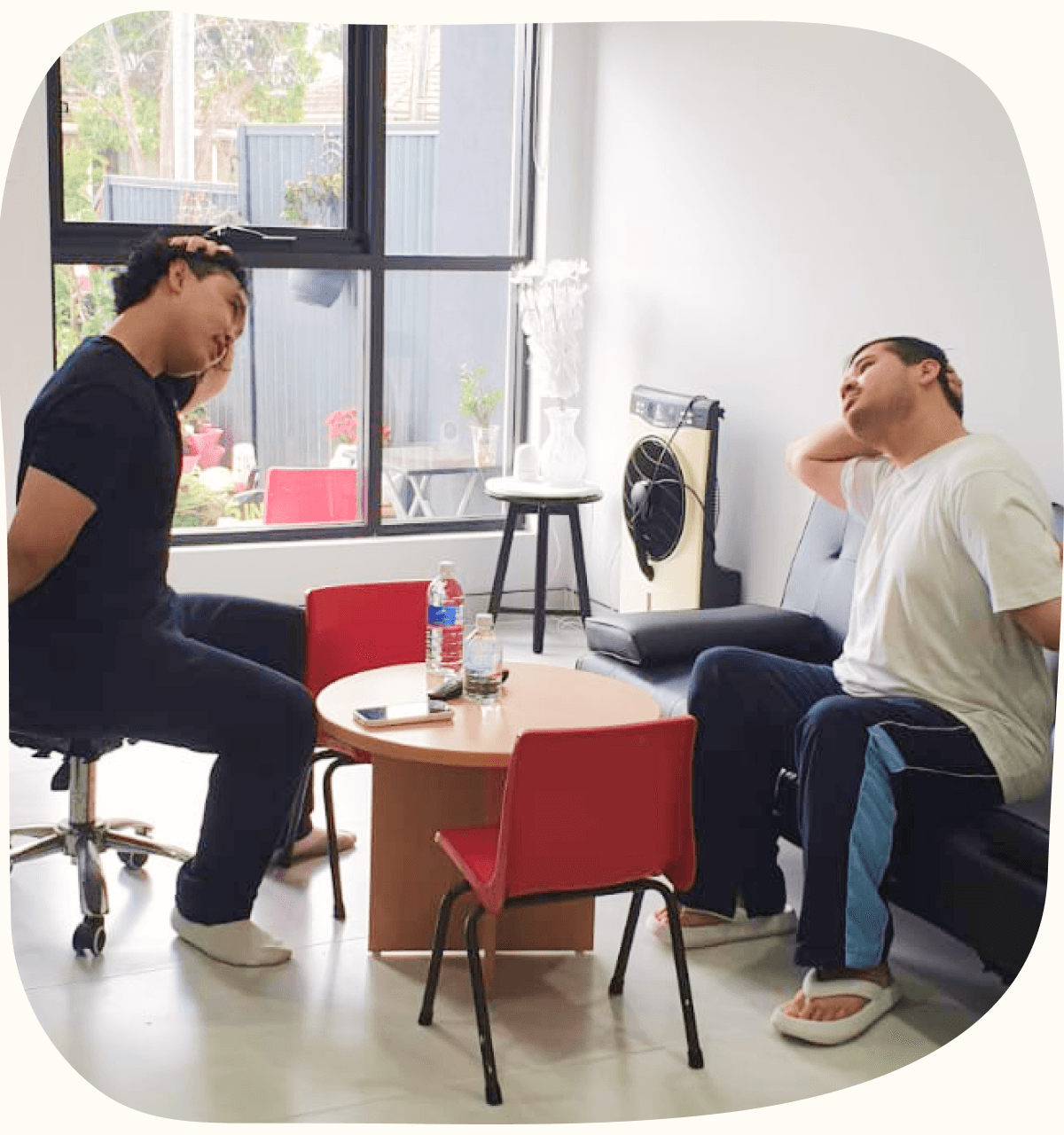 A Drift Health clinician talking with an adult participant about their goals